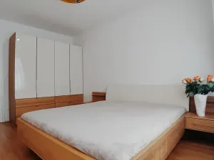 Pronájem bytu 3+kk, Praha - Smíchov, U Dívčích hradů, 93 m2