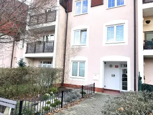 Prodej bytu 1+kk, Vestec, Ve Stromkách, 45 m2