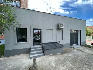 Pronájem obchodního prostoru, Praha - Horní Počernice, Komárovská, 210 m2