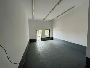 Pronájem výrobních prostor, Praha - Horní Počernice, Komárovská, 210 m2