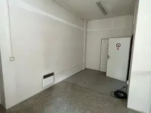 Pronájem skladu, Praha - Horní Počernice, Komárovská, 210 m2