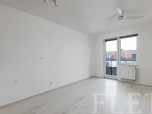 Pronájem bytu 1+kk, Praha - Letňany, Škrábkových, 28 m2
