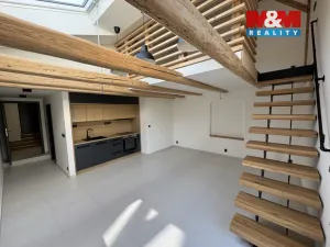 Pronájem atypického bytu, Klášterec nad Ohří, Chomutovská, 53 m2