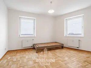 Pronájem bytu 4+1, Praha - Hostivař, Na Groši, 111 m2