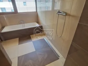 Pronájem bytu 4+kk, Pardubice, V Ráji, 350 m2