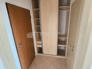Prodej bytu 1+kk, Praha - Prosek, Veltruská, 35 m2