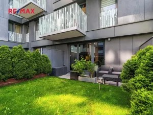 Pronájem bytu 1+kk, Praha - Žižkov, Olšanská, 37 m2