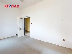 Pronájem skladu, Pardubice, Bohdanečská, 390 m2