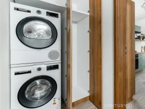 Pronájem bytu 2+kk, Praha, Plzeňská, 43 m2