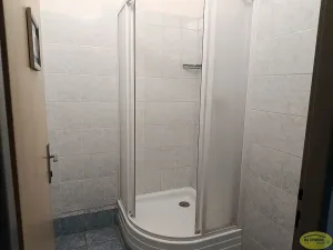 Pronájem kanceláře, Chropyně, 600 m2