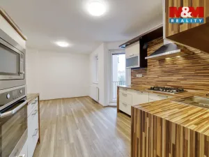 Prodej bytu 4+1, Cheb, Májová, 110 m2