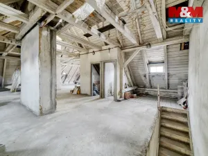 Prodej bytu 4+1, Cheb, Májová, 110 m2