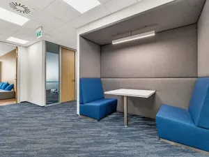 Pronájem kanceláře, Praha - Karlín, Sokolovská, 635 m2