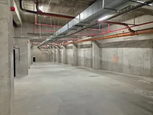 Pronájem skladu, Praha - Vinohrady, Italská, 300 m2