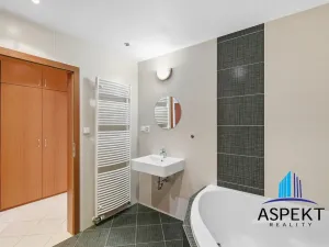 Pronájem bytu 2+kk, Praha - Stodůlky, Tlumačovská, 58 m2