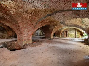 Prodej obchodního prostoru, Polička - Polička-Město, Komenského, 476 m2