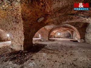 Prodej obchodního prostoru, Polička - Polička-Město, Komenského, 476 m2