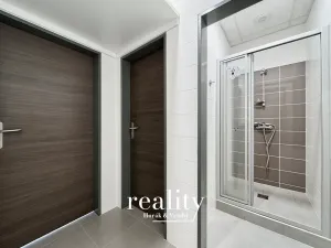 Pronájem obchodního prostoru, Znojmo, Bezručova, 72 m2