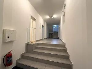 Pronájem kanceláře, Brno - Židenice, Kosmákova, 50 m2