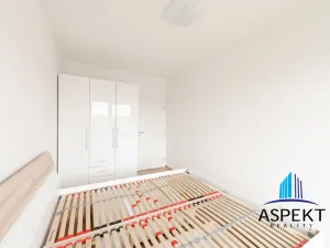 Pronájem bytu 2+kk, Praha, Formanská, 42 m2