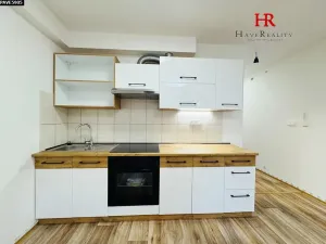 Pronájem bytu 2+kk, Benešov, Malé náměstí, 40 m2