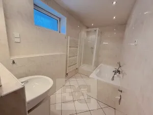 Pronájem atypického bytu, Praha - Stodůlky, Frimlova, 196 m2