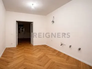 Pronájem bytu 2+kk, Praha - Vinohrady, Velehradská, 45 m2