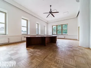 Prodej komerční nemovitosti, Adamov, Mírová, 2380 m2