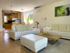 Prodej rodinného domu, Těmice, 252 m2