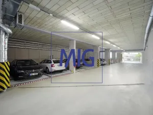 Pronájem garážového stání, Brno, Cejl, 13 m2