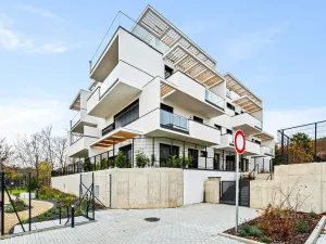 Pronájem bytu 2+kk, Praha - Troja, Pod Hrachovkou, 49 m2