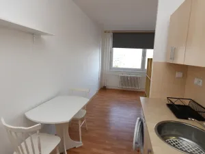 Pronájem bytu 1+kk, Praha - Stodůlky, Blattného, 33 m2
