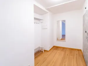 Pronájem bytu 2+kk, Praha - Vršovice, 28. pluku, 63 m2