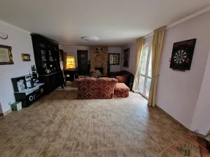 Prodej rodinného domu, Ohrobec, 590 m2