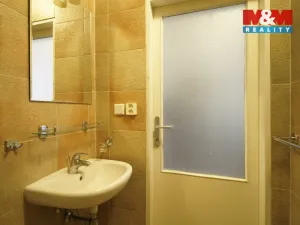 Pronájem bytu 2+kk, Praha - Libeň, U školičky, 42 m2