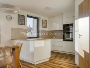 Prodej rodinného domu, Kamenice nad Lipou, nám. Husovo, 210 m2