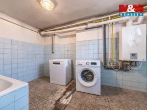 Prodej rodinného domu, Mukařov - Srbín, Na Budech, 200 m2