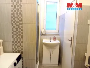 Pronájem skladu, Dvůr Králové nad Labem, Dr. Kramáře, 68 m2