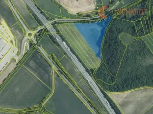 Prodej komerčního pozemku, Hustopeče, 27506 m2