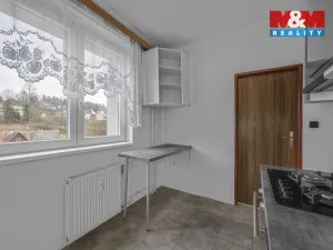 Prodej bytu 2+1, Hostinné, Sídliště, 52 m2
