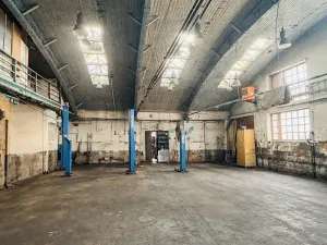 Pronájem obchodního prostoru, Praha - Horní Počernice, Komárovská, 500 m2