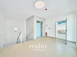 Pronájem kanceláře, Znojmo, Jarošova, 13 m2