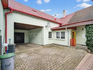 Prodej rodinného domu, Benešovice, 231 m2