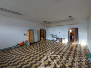 Prodej obchodního prostoru, Předslav, 494 m2