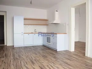 Pronájem bytu 2+kk, Pardubice, Staňkova, 58 m2