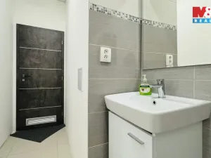 Prodej kanceláře, Klecany, V Honech, 179 m2