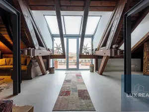 Prodej atypického bytu, Mikulov, Komenského, 164 m2