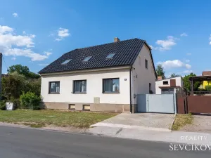 Prodej rodinného domu, Nechanice, 180 m2