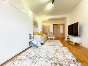 Pronájem bytu 2+1, Praha, Senohrabská, 52 m2