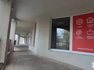 Pronájem obchodního prostoru, Boskovice, nám. Dr. Snětiny, 100 m2